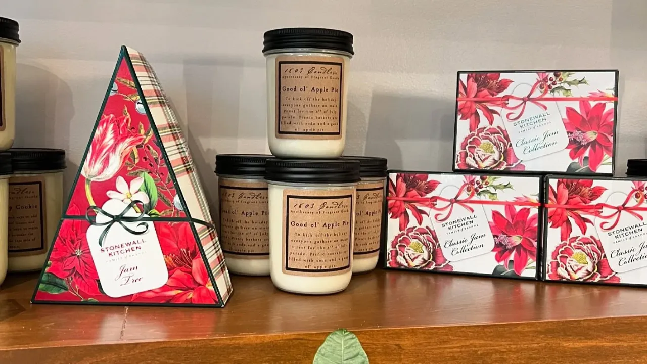 Holiday candles and gift sets ideas. Austin food truck photos.