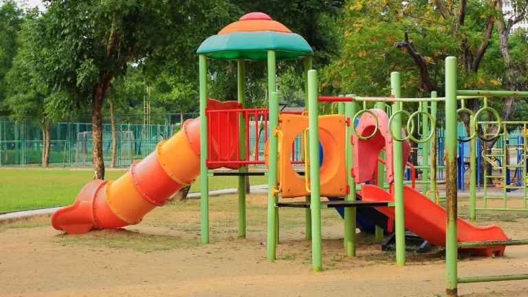 Children’s Outdoor Playground Playset with Slides and Climbing Features
